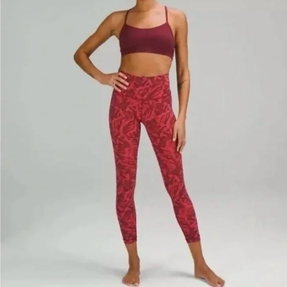 lululemon athletica Pants - 🏖️NWT Lululemon Wunder Under HR Tight/Leggings in Spray Leaf Fireside. Size: 8